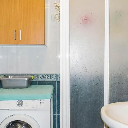Stunning In With Kitchen Apartman *